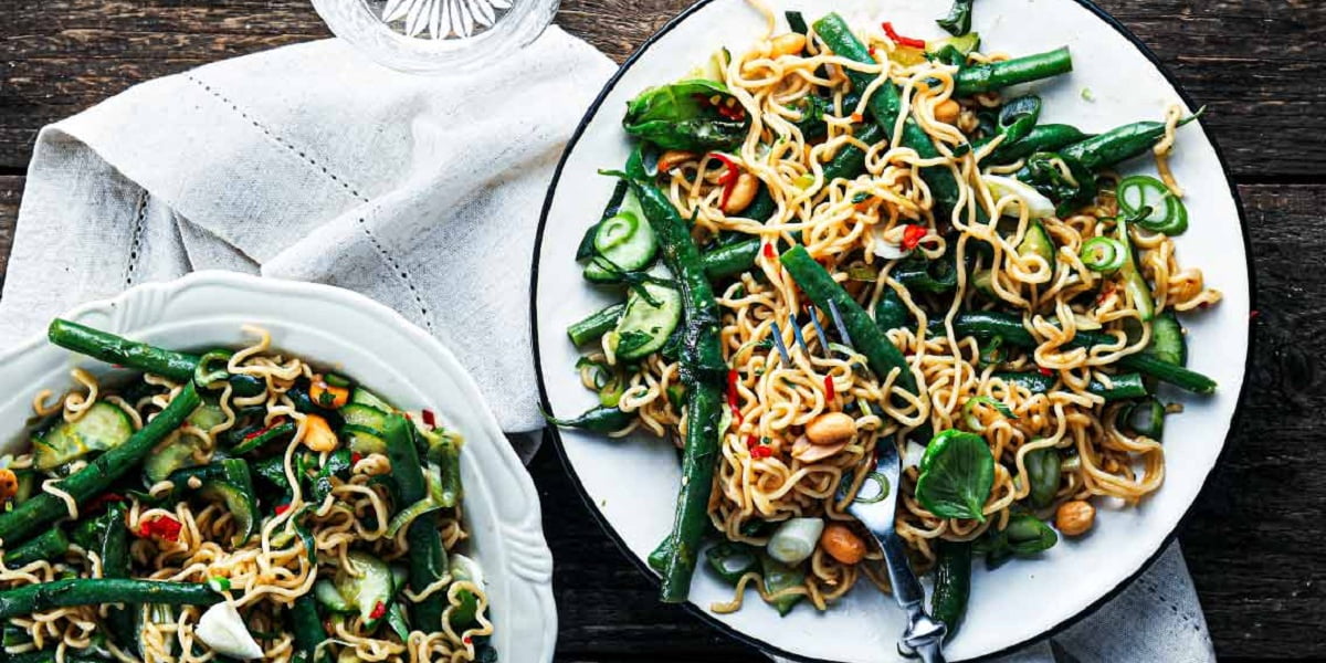 طرز تهیه نودل با لوبیا سبز و گوشت بوقلمون ؛ یک وعده غذای کامل