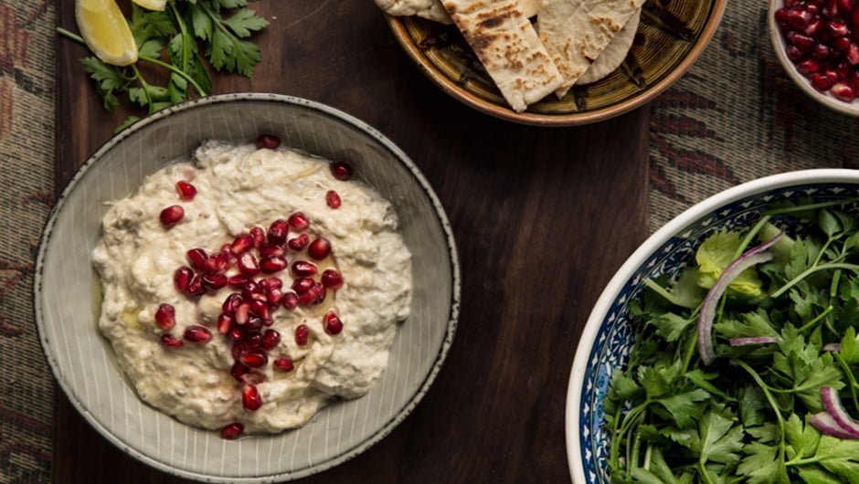 طرز تهیه مطبل لبنانی ؛ یک پیش غذای عربی خوشمزه با ماست و بادمجان