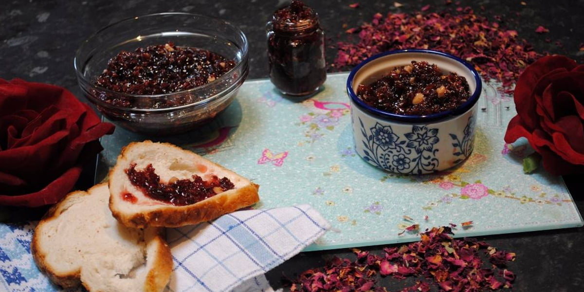 طرز تهیه مربای گل محمدی خوش عطر و طعم خانگی با تمام نکات