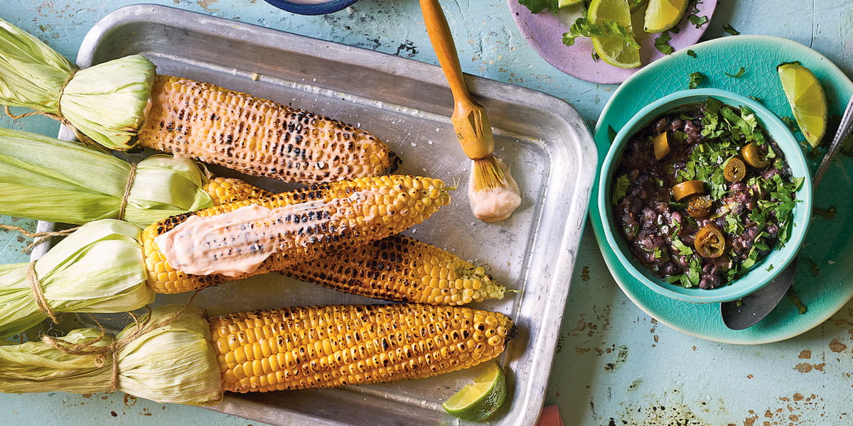 طرز تهیه بلال تنوری خوشمزه و دلچسب با سالاد لوبیا سیاه