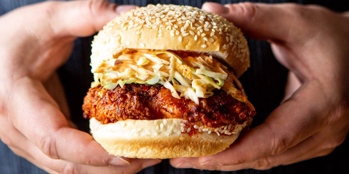 طرز تهیه ساندویچ مرغ سوخاری به روش کره ای ها