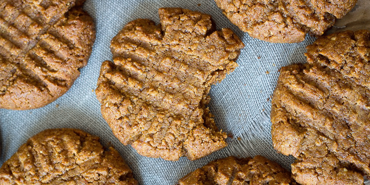 طرز تهیه کوکی بادام زمینی با طعمی متفاوت