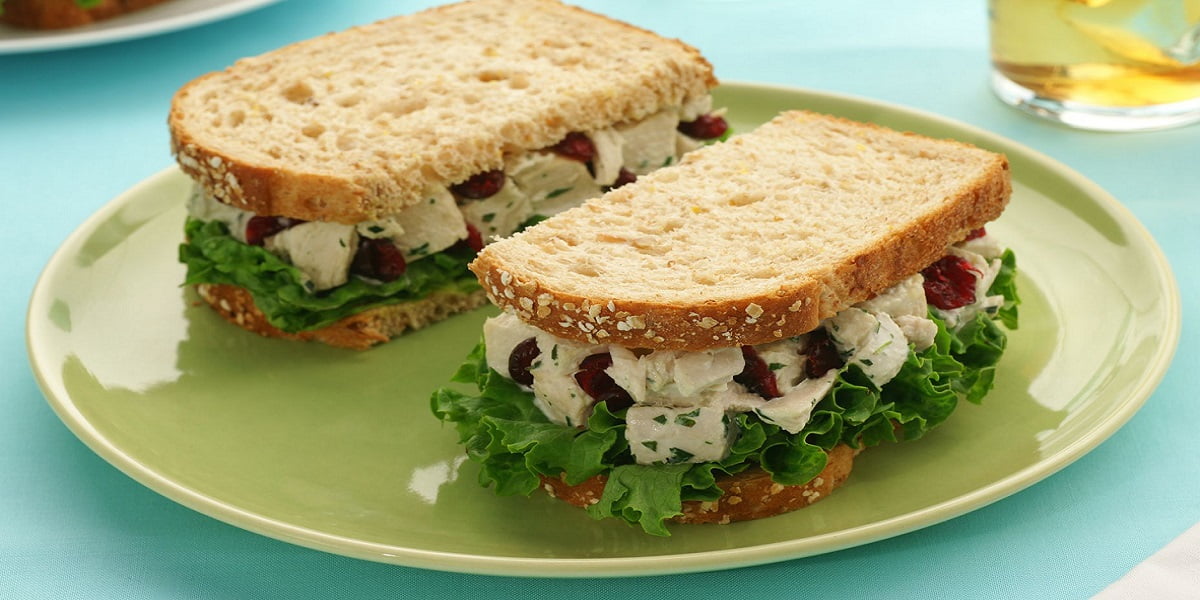 طرز تهیه ساندویچ سالاد مرغ ؛ غذای محبوب بچه ها