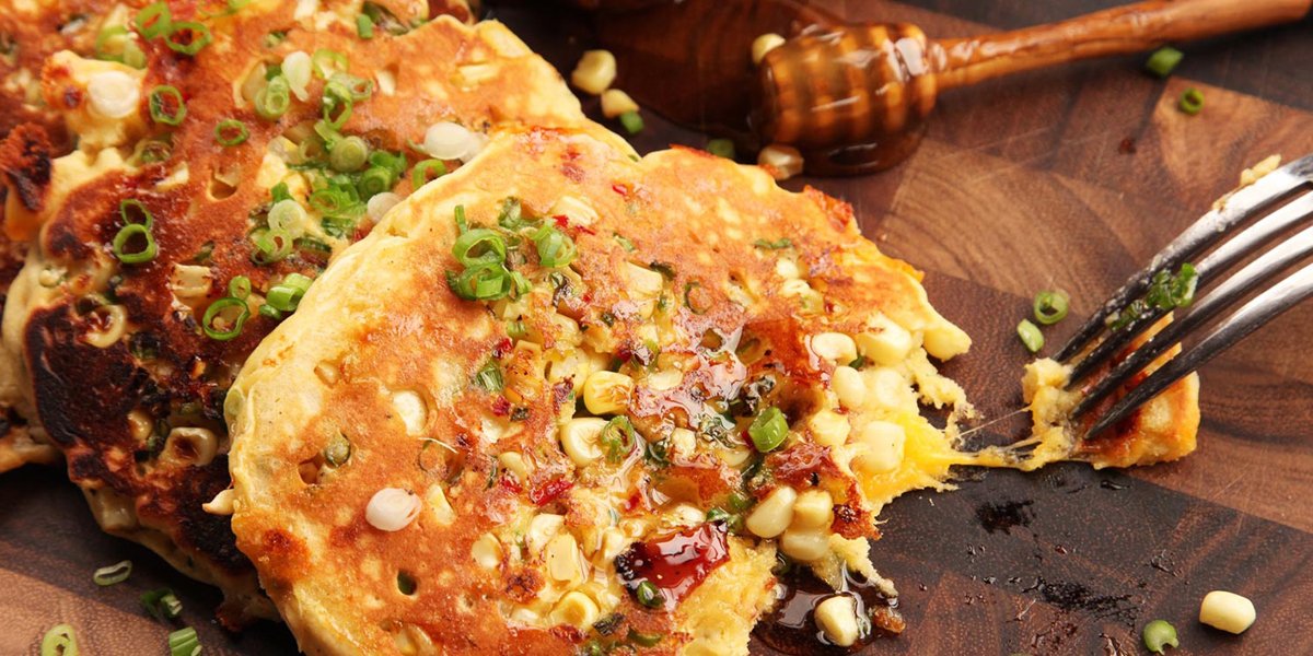 طرز تهیه پنکیک بیکن با پنیر چدار و هالوپینو