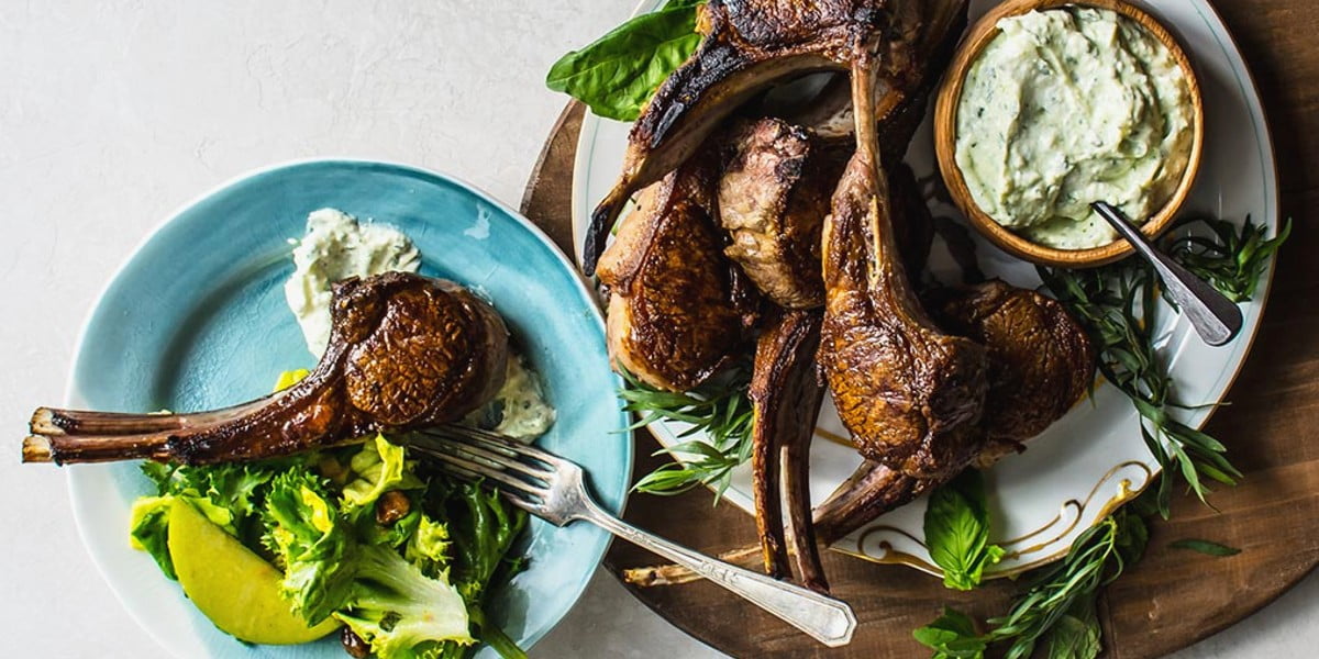 طرز تهیه استیک بره با سس ماست