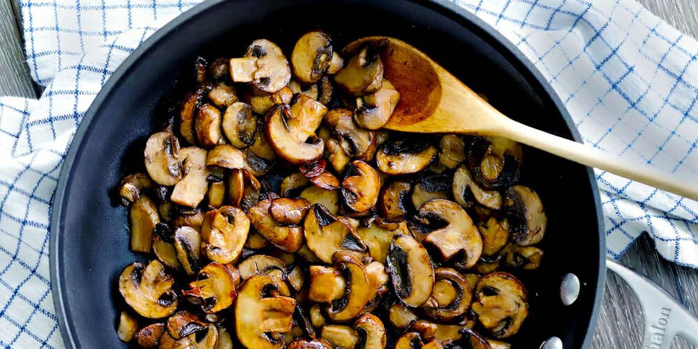 بهترین روش سرخ کردن قارچ بدون نیاز به روغن و کره