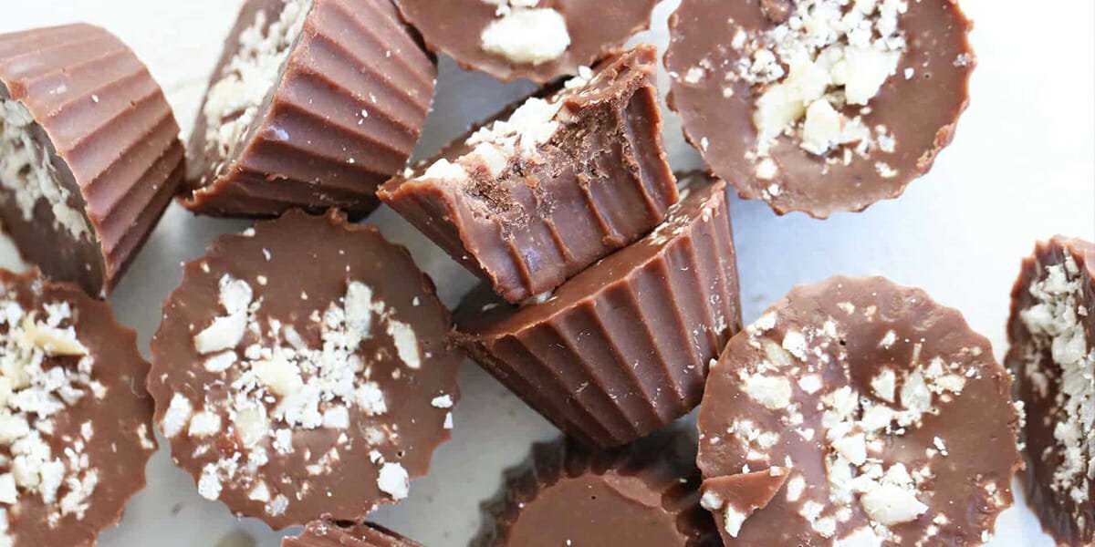 طرز تهیه شکلات کتویی به همراه تکه‌های بادام