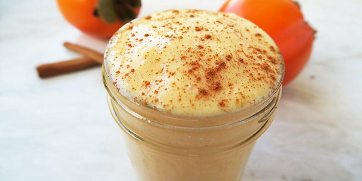 طرز تهیه اسموتی گرم خرمالو