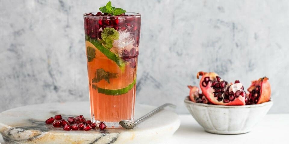 طرز تهیه نوشیدنی انار برای شب یلدا