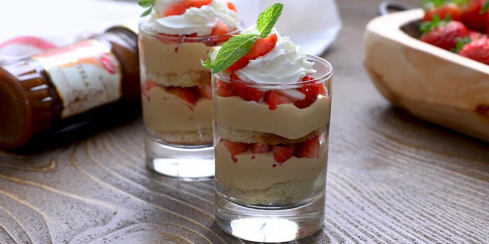 طرز تهیه دسر لیوانی بدون پخت همراه ویدیو