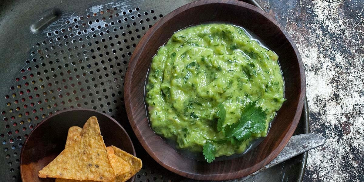 طرز تهیه سس آووکادو با کفیر