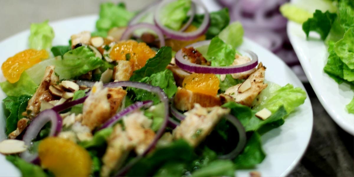 طرز تهیه سالاد اسفناج خوشمزه پاییزی