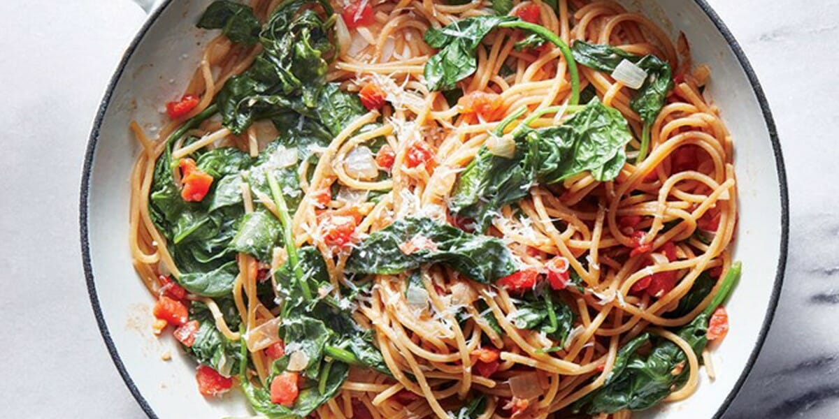 طرز تهیه اسپاگتی اسفناج و گوجه به روش ایتالیایی‌ها