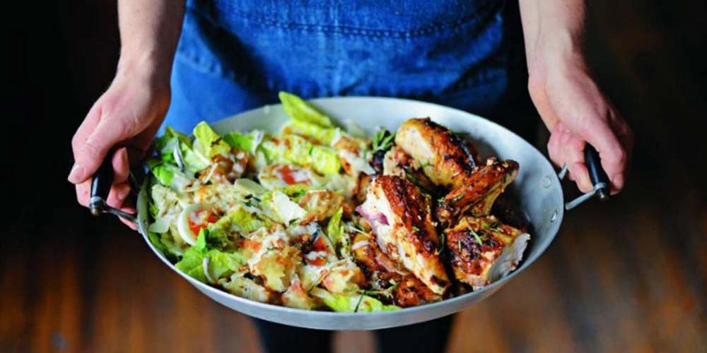 طرز تهیه سالاد سزار با فیله سوخاری