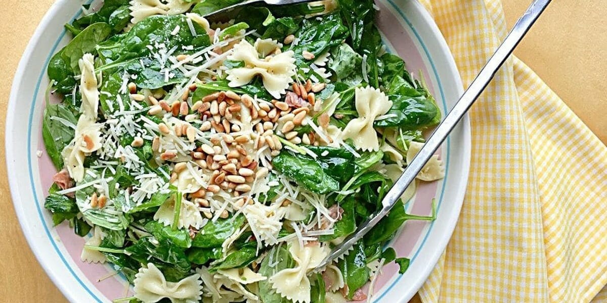 طرز تهیه پاستا اسفناج و پارمسان؛ یک غذای فوری و گیاهی