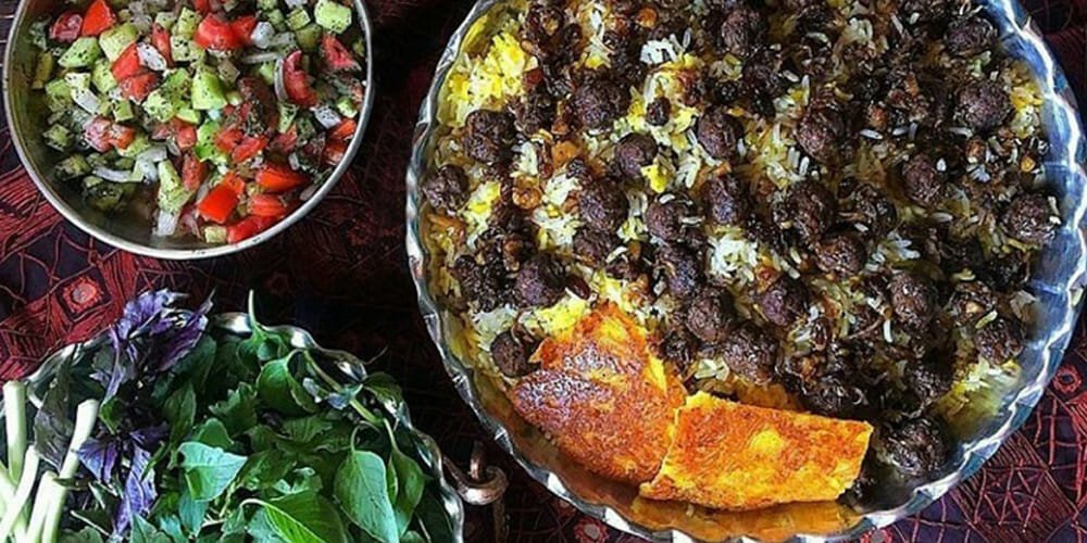 طرز تهیه قنبرپلو یا همان غم‌بر‌پلو شیرازی