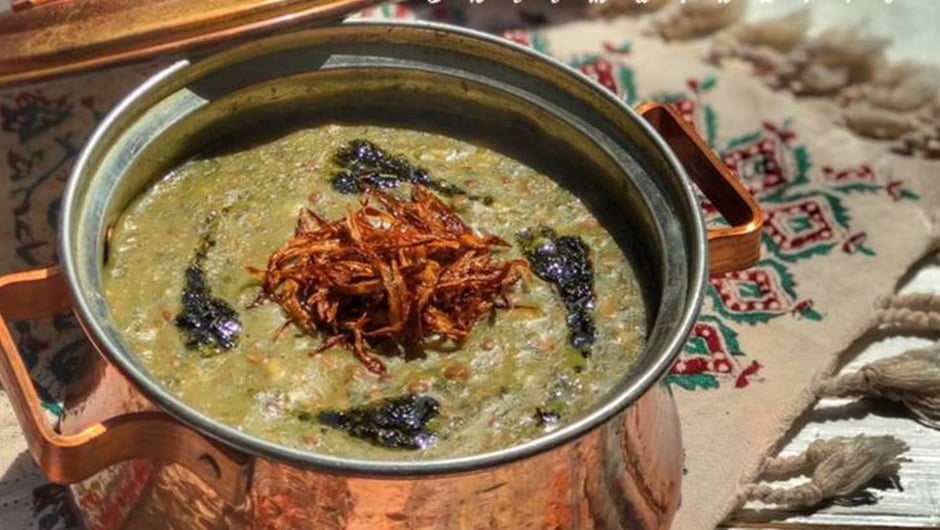 طرز تهیه آش هویج و جو همدانی