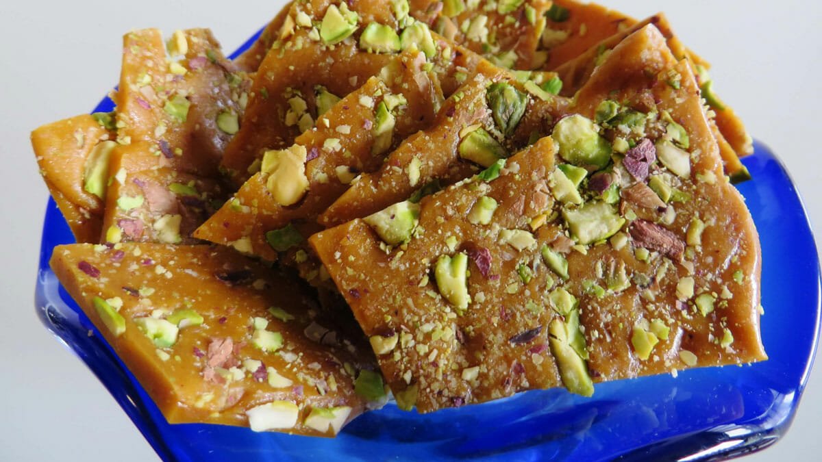 طرز تهیه دسر سوهان قمی