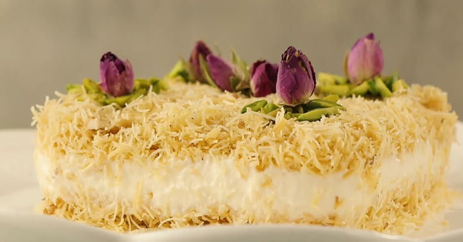 طرز تهیه دسر ترکیه ای محلبی با رشته کادایف