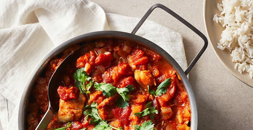 طرز تهیه خورش مرغ هندی (لعل مسالا والا مورغ)