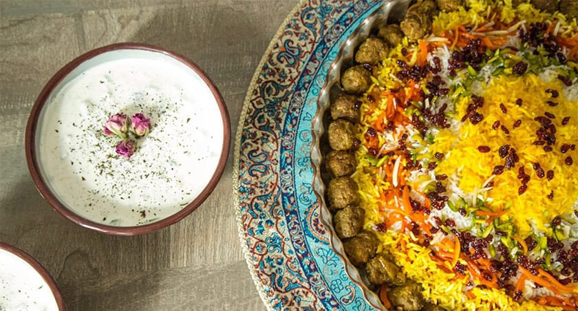 طرز تهیه شیرین پلو سنتی خوشمزه و خوش‌عطر