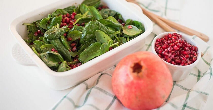 طرز تهیه سالاد اسفناج و انار سرشار از آنتی اکسیدان