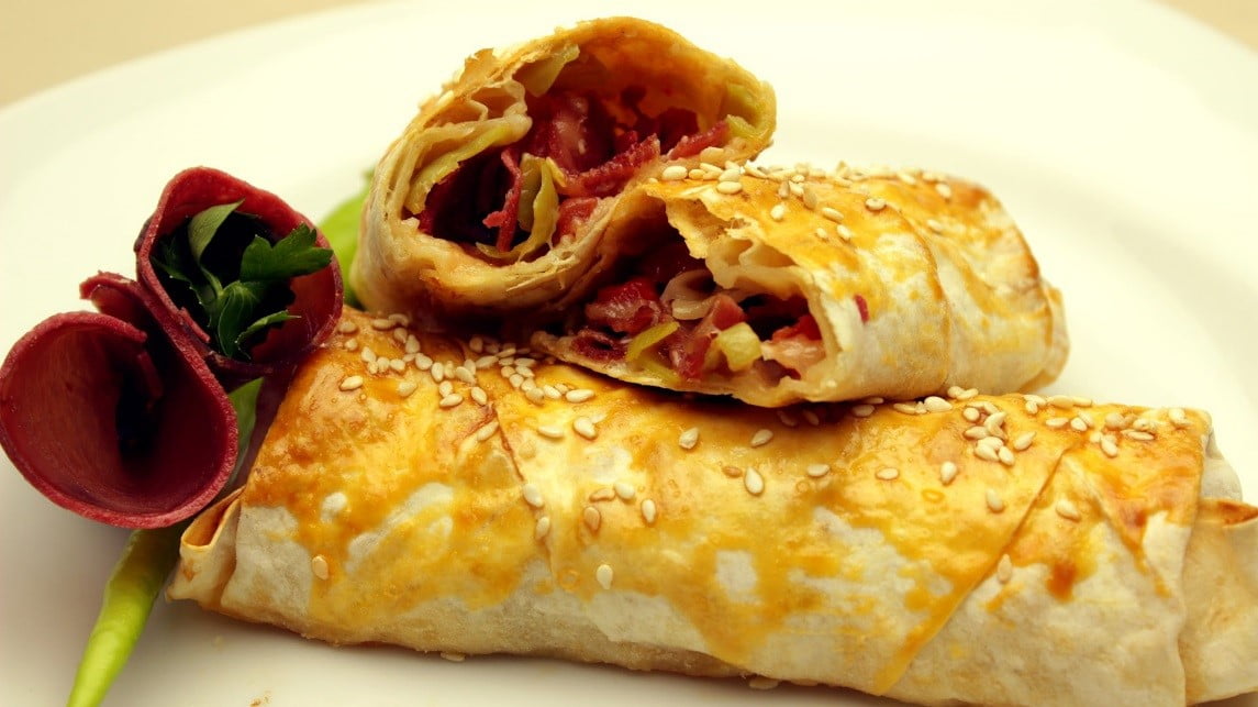 طرز تهیه فینگرفود بورک پاسترامی سولیکو با خمیر هزارلا