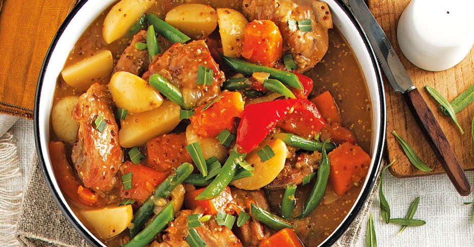 طرز تهیه خوراک مرغ  و سیب زمینی مجلسی و جا افتاده