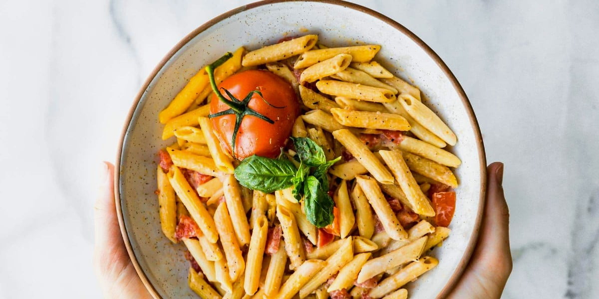 طرز تهیه پاستا آلفردو با پنیر خامه‌ای ویلی