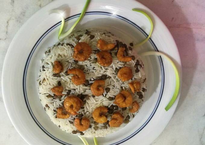 عدس پلو با میگو