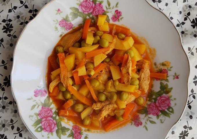 خوراک مرغ و نخود فرنگی