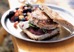 ماهی برگر با نان تست