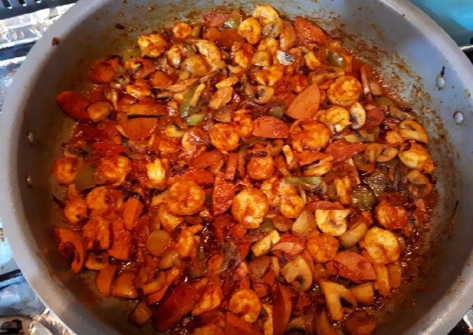 خوراک میگو و قارچ