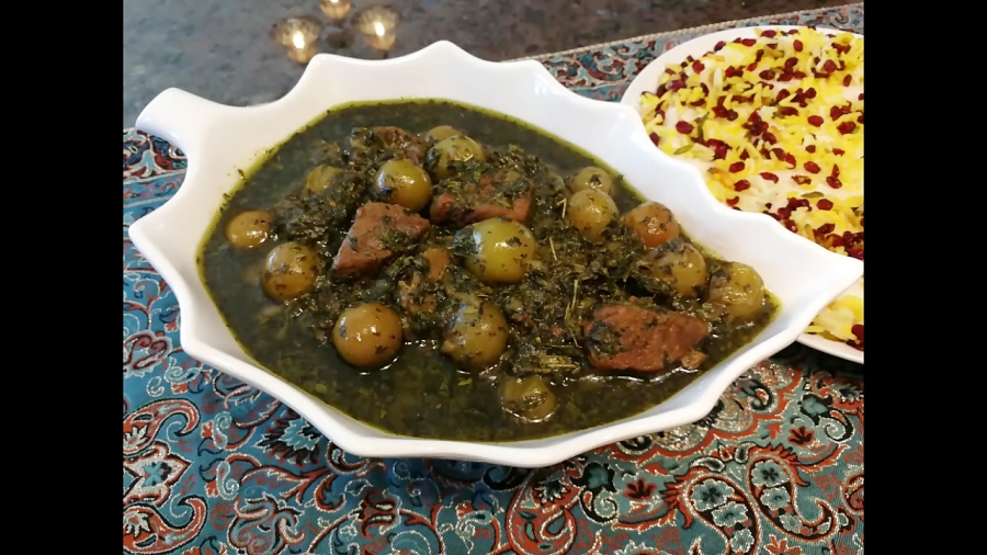 خورش گوجه سبز