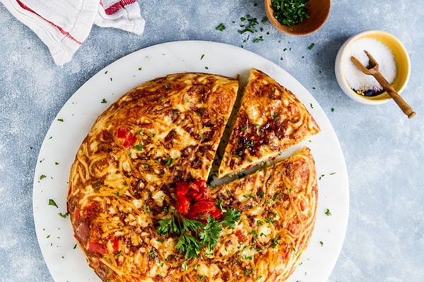 کوکوی ماکارونی و کالباس