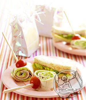 نان لقمه‌ ای کالباس