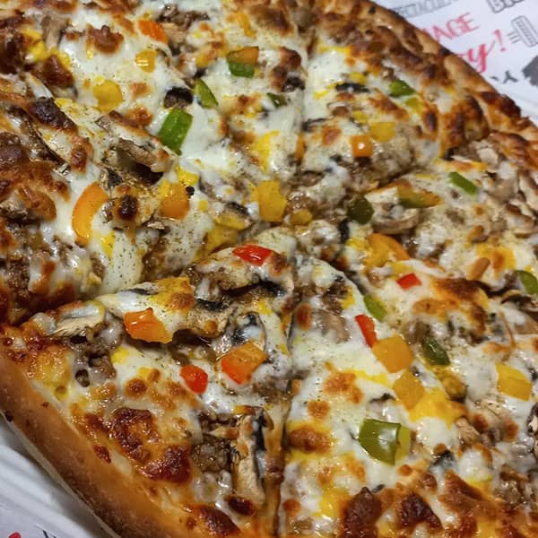 پیتزای قارچ و گوشت